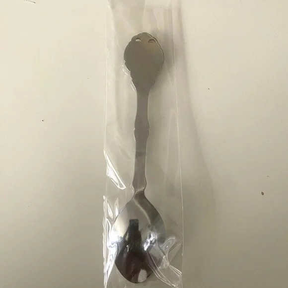 Vintage Yellowknife NWT Collectible Souvenir Spoon. - Picture 3 of 3